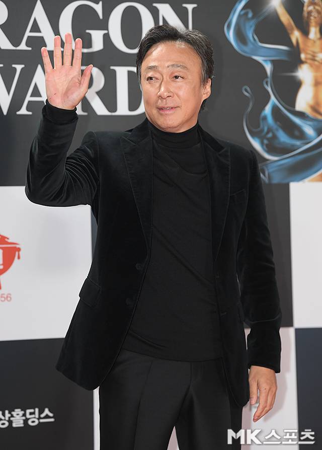 배우 이성민이 HB엔터테인먼트와 전속계약을 체결했다. 사진=천정환 기자
