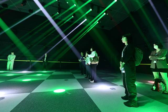 한국관 첫 번째 공간 ‘마음을 모아(With Hearts)’의 한 장면