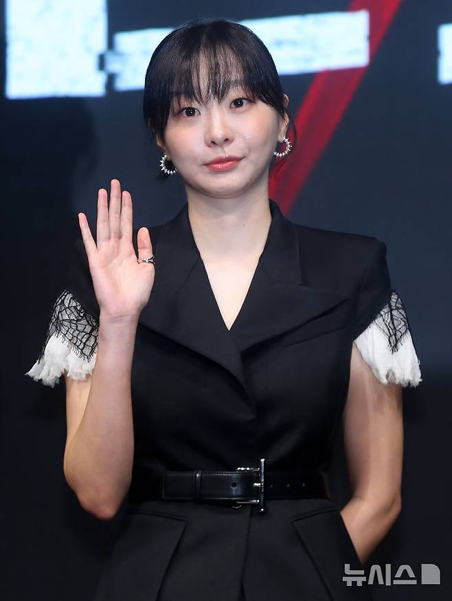 [서울=뉴시스] 김혜진 기자 = 배우 김다미가 14일 오전 서울 종로구 JW메리어트 동대문에서 열린 디즈니+ 오리지널 시리즈 '나인 퍼즐' 제작발표회에서 포즈를 취하고 있다. 2025.05.14. jini@newsis.com