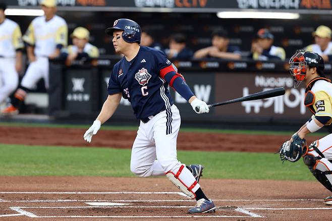 [서울=뉴시스] 프로야구 두산 베어스 양의지가 14일 대전 한화생명볼파크에서 열린 2025 신한 쏠뱅크 KBO리그 한화 이글스와의 경기에 나서 안타를 치고 있다. (사진=두산 베어스 제공) 2025.05.14. *재판매 및 DB 금지