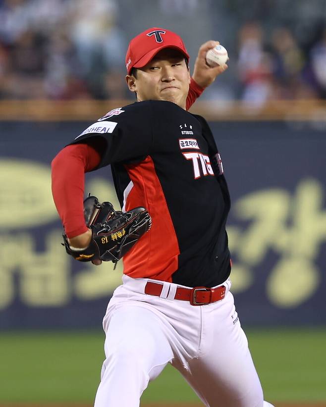 ▲ 올 시즌 등판에서 부진이 이어졌던 윤영철은 14일 광주 롯데전에서 선발 복귀전을 치른다 ⓒKIA 타이거즈