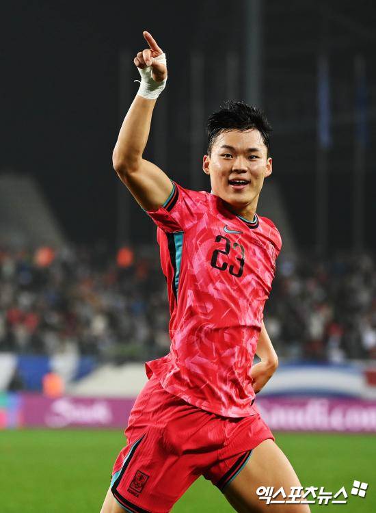 벨기에 매체 '포트발크란트'가 13일(한국시간) 벨기에 주필러리그 헹크가 주요 선수들의 이적이 예상되면서 오현규가 주전 자리를 꿰찰 거라고 전했다.&nbsp;엑스포츠뉴스DB