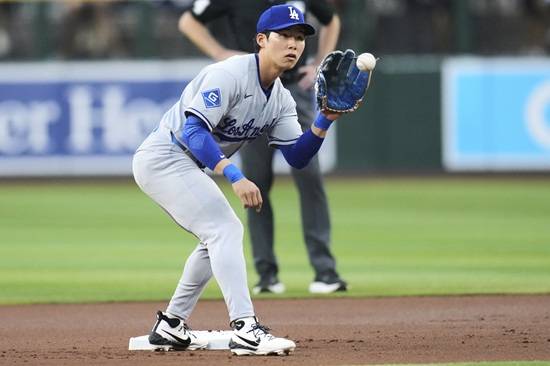 미국 메이저리그 LA 다저스의 김혜성이 팀 동료 블레이크 스넬로부터 "상상 이상으로 빠르다"라는 칭찬을 받았다. 사진 연합뉴스