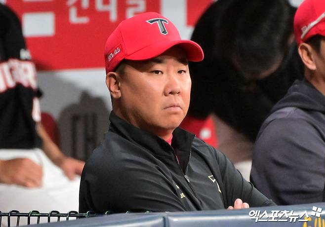 7일 오후 서울 구로구 고척스카이돔에서 열린 '2025 신한 SOL Bank KBO리그' KIA 타이거즈와 키움 히어로즈의 경기, KIA 이범호 감독이 경기를 지켜보고 있다. 엑스포츠뉴스 DB