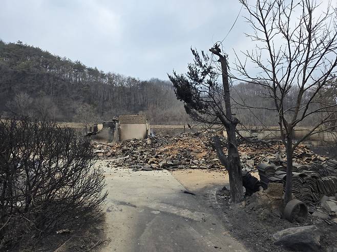 경북 산불로 불에 모두 탄 고택 괴와구려 [연합뉴스 독자 김기현 씨 제공, 재판매 및 DB 금지]