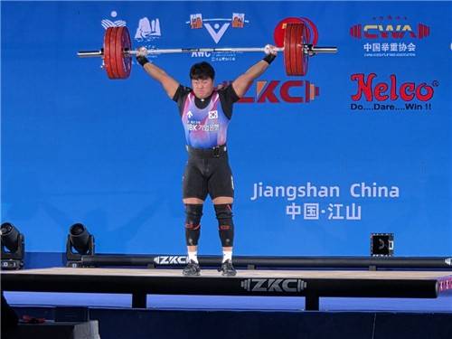 바벨을 드는 원종범 [대한역도연맹 제공. 재판매 및 DB금지]