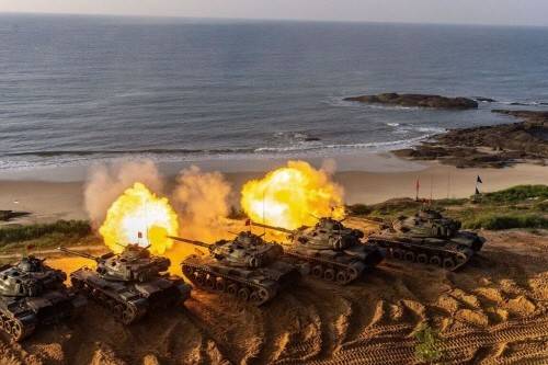 진먼방어지휘부의 실사격 훈련 [대만 중앙통신사 캡처. 재판매 및 DB 금지]