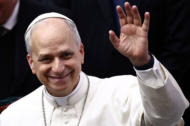 ▲ 손 흔드는 레오 14세 교황