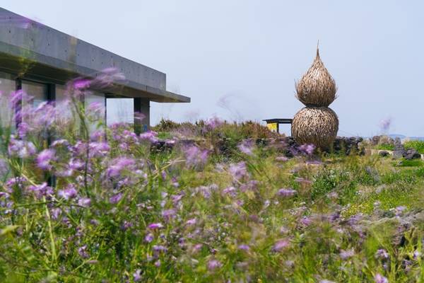 lee kuei의 작품 '신하의 이슬방울' / 사진=제주문화예술재단