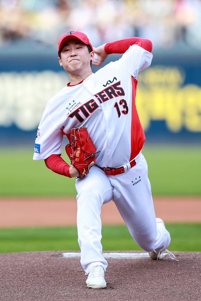 KIA 윤영철이 14일 광주-기아 챔피언스 필드에서 열린 2025 KBO리그 롯데전에 선발 등판해 역투하고 있다. 사진 | KIA 타이거즈