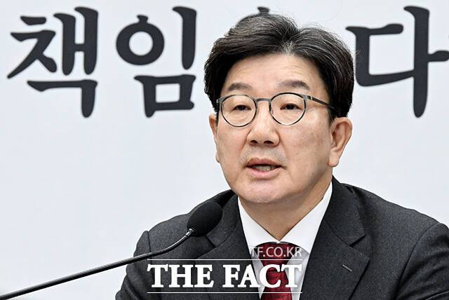 권성동 국민의힘 원내대표가 15일 국회에서 열린 중앙선거대책위원회의에서 김문수 당 대선 후보에 대한 지지를 호소했다. /배정한 기자