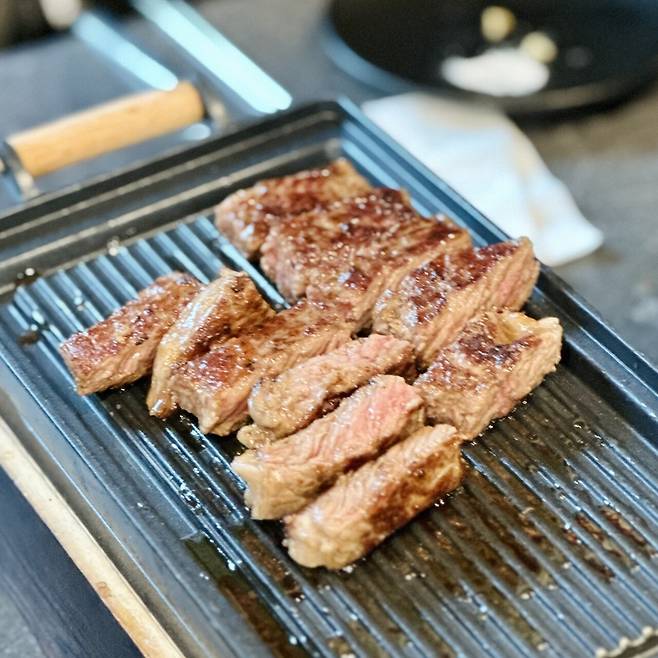 IMG_4009.jpeg 마장동을 떠나 이제 신사동에서 한우로 배채우기