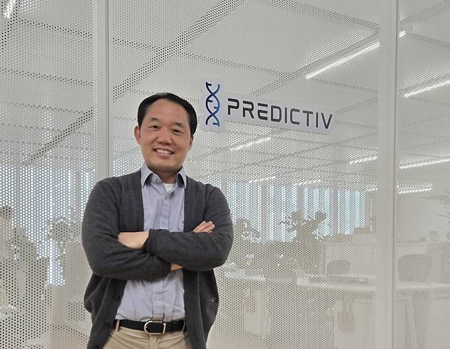 지난 9일 경기 성남시 네이버 사옥에서 건강한겨레를 만난 윤사중 프리딕티브AI 대표(CEO). 프리딕티브AI는 올해 초 네이버의 스타트업 투자 조직인 ‘네이버 D2SF‘와 중소벤처기업부가 주관하는 스타트업 지원 사업인 ‘딥테크 팁스‘로 선정돼 17억원의 투자금과 사무공간을 지원받고 있다. 프리딕티브AI 제공