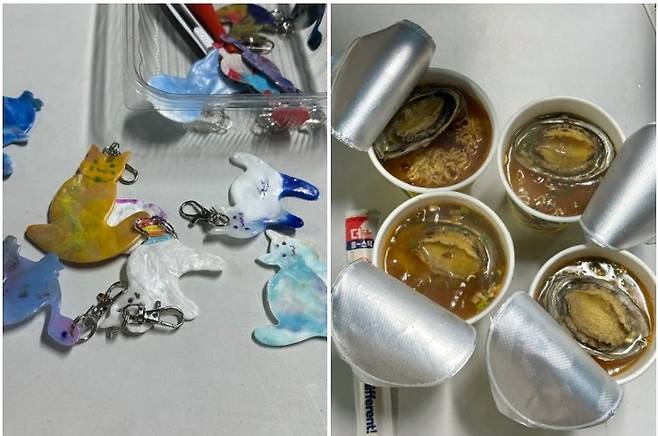 병뚜껑으로 만든 키링과 전복을 넣은 컵라면.  /사진= 강예신 기자