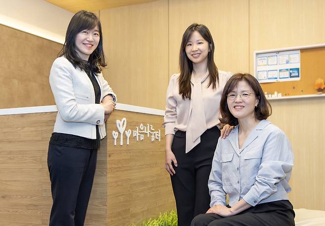 왼쪽부터 국은선·윤재진·김수영 상담사.
에스원