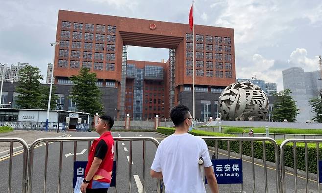 88세 독거 여성을 성폭행하고 살해한 중국 남성에 대해 현지 법원이 총살형을 집행했다. 사진은 중국 광둥성 광저우 중급인민법원 전경./사진=로이터=뉴스1