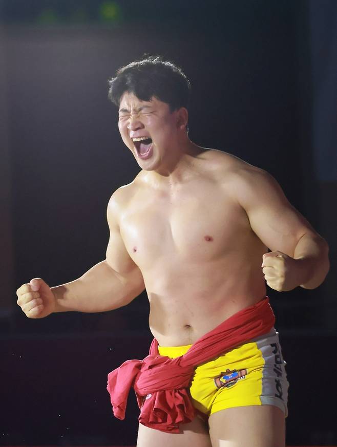 7번째 한라장사에 오른 김무호. 대한씨름협회