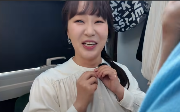 아들 다섯을 둔 정주리가 육아와 일을 병행하는 바쁜 일상을 공개했다.&nbsp;유튜브 채널&nbsp;‘정주리’ 캡처