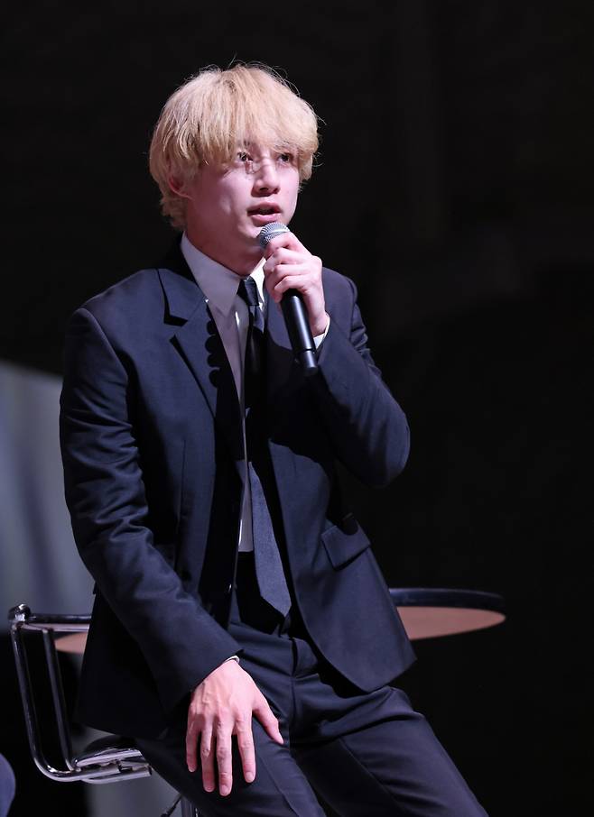 [서울=뉴시스] 조수정 기자 = 13일(현지 시간) 2025 오사카·간사이 세계 박람회 한국의 날을 맞아 일본 오사카 유메시마 엑스포장 엑스포홀에서 열린 한국관광 명예홍보대사 위촉식에서 배우 사카구치 켄타로가 무대 인터뷰를 하고 있다. (사진=문화체육관광부 제공) 2025.05.13. photo@newsis.com *재판매 및 DB 금지 /사진=조수정