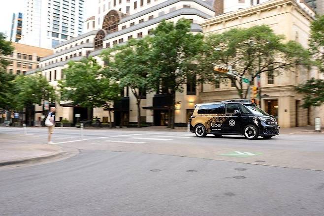 우버-폴크스바겐 자율주행 택시 서비스 [우버 제공. 재판매 및 DB 금지]