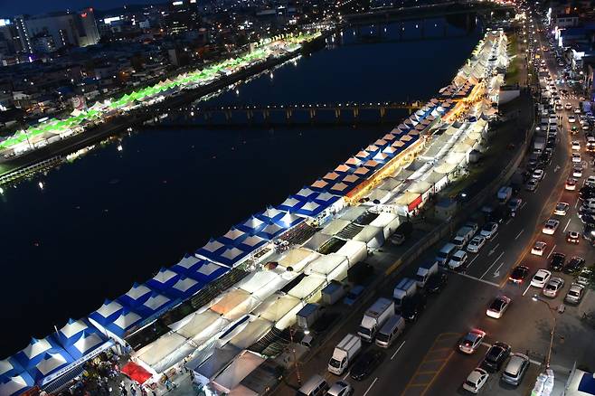 강릉단오장의 난장 [강릉단오제위원회 제공. 재판매 및 DB 금지]