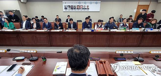 갈 길 먼 최저임금위원회 2025.4.22 scoop@yna.co.kr