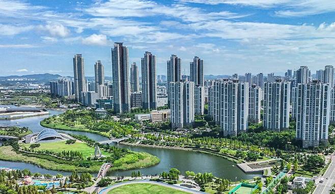 ▲ 5월 인천지역 주택사업 경기 전망지수가 지난달보다 21.6p 급등한 96.6을 기록했다. 인천 서구 청라국제도시 전경. /인천일보DB