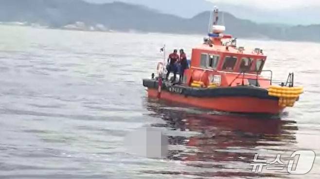강원 양양 북분리 해상 일대 실종된 선장 찾는 강릉해양경찰서.(강릉해경 제공, 재판매 및 DB금지)
