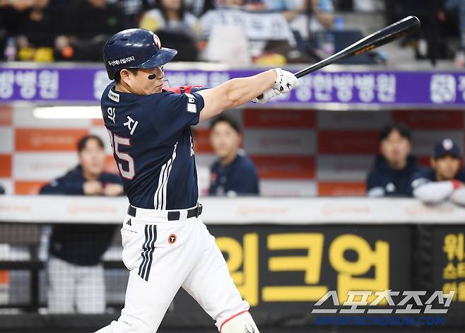 15일 대전 한화생명볼파크에서 열린 두산-한화전. 2회초 2사 1, 3루 양의지가 1타점 적시타를 치고 있다. 대전=정재근 기자 cjg@sportschosun.com/2025..5.15/