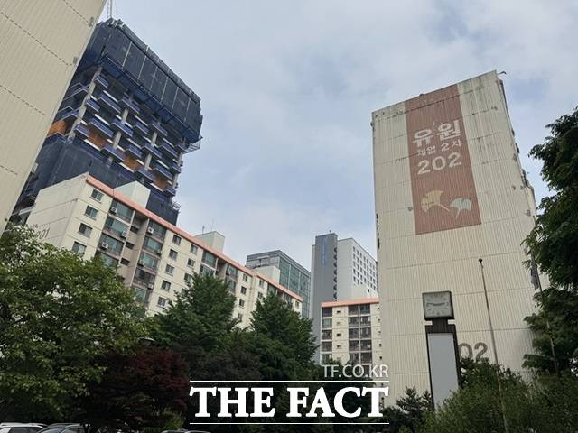 유원제일2차 재건축은 지하 3층~지상 49층 아파트 7개동 703가구 규모로 조성된다. /황준익 기자