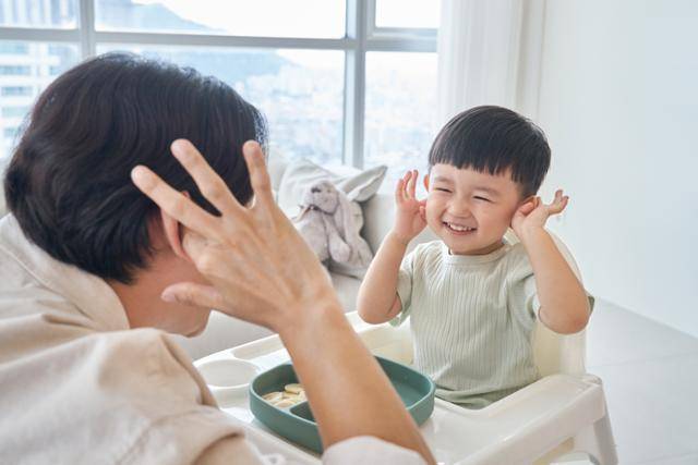 고용노동부가 도입한 '일·육아 동행 플래너'는 제도 이용을 원하는 기업을 플래너가 직접 찾아가 맞춤형 상담을 해주는 제도다. 게티이미지뱅크