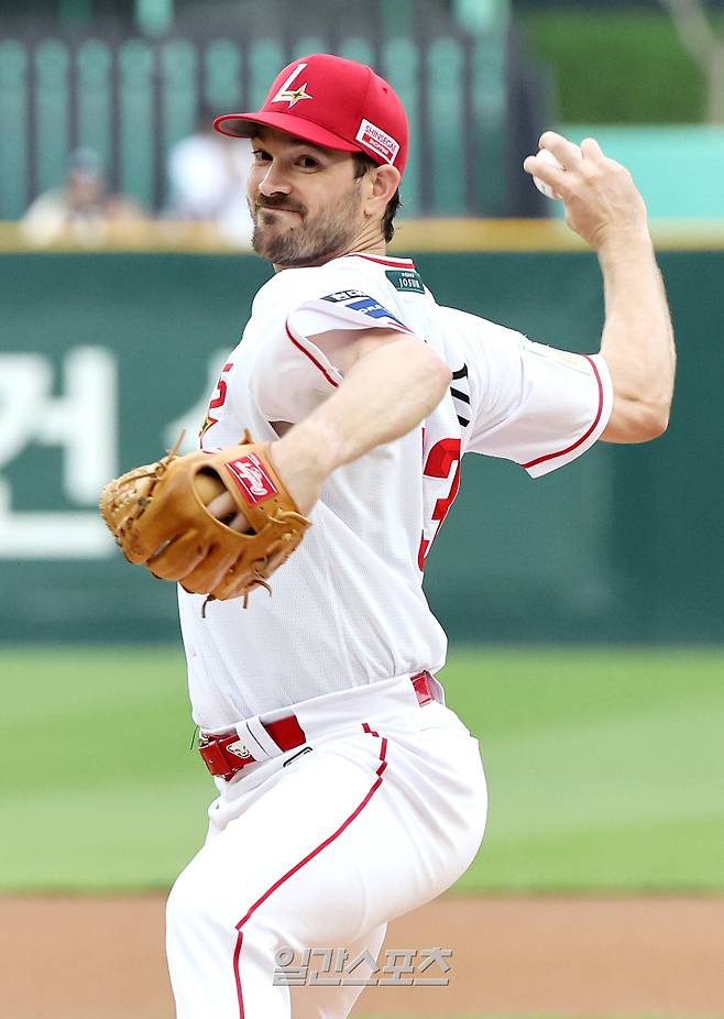 2025 KB0리그 프로야구 SSG랜더스와 NC다이노스의 경기가 15일 오후 인천SSG랜더스필드에서 열렸다. SSG선발 앤더슨이 등판해 공을 던지고 있다. 인천=김민규 기자 mgkim1@edaily.co.kr /2025.05.15/