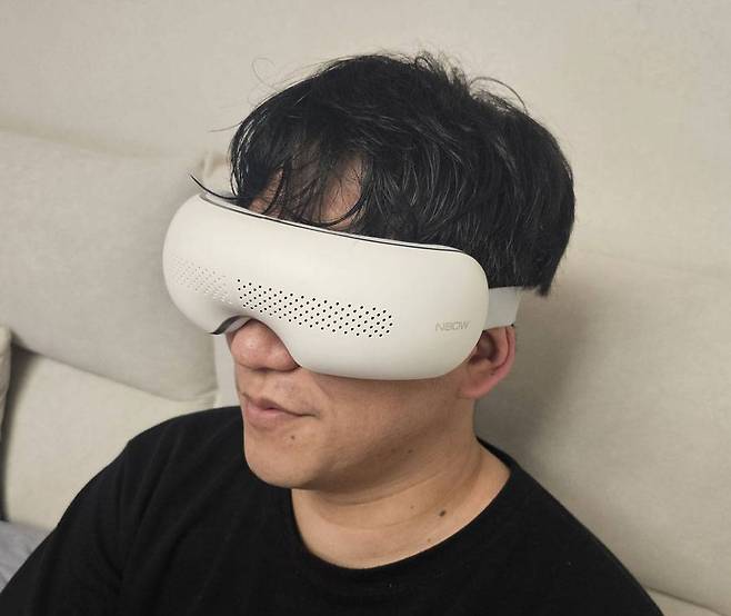 지압과 온열이 어우러진 4가지의 마사지 모드를 이용할 수 있다 / 출처=IT동아