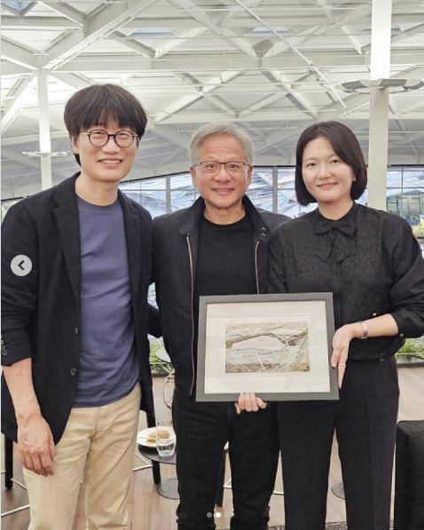Naver founder and Global Investment Officer Lee Hae-jin, far left, and CEO Choi Soo-yeon, far right, pose with Nvidia CEO Jensen Huang at Nvidia’s headquarters in California on June 25, 2024. [YONHAP]