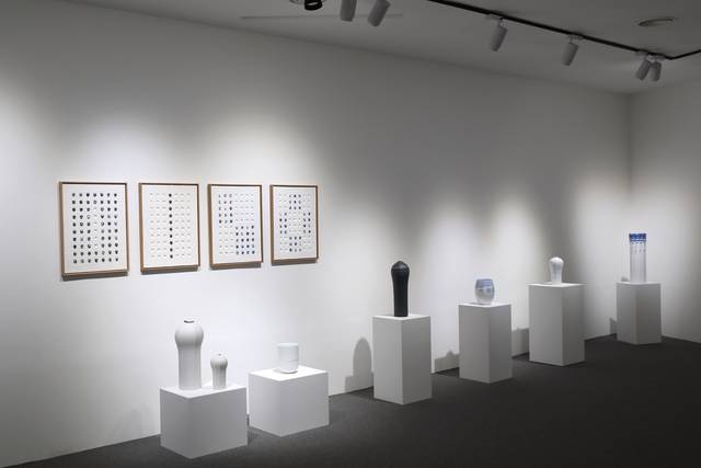 2025 경기생활도자미술관 상반기 기획전 ‘변주’에서 김덕호 작가의 전시. 한국도자재단 제공