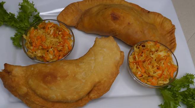 파테(아이티식 튀긴 만두) [Cooking_With_NRose 유튜브 캡처]