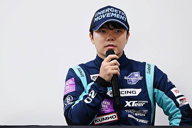 인터뷰 중 답변하는 김동은. 사진: 김학수 기자