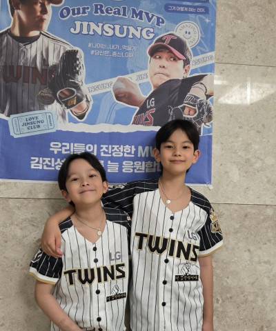 김진성의 아들 김민찬 군과 김리호 군. LG 트윈스 제공