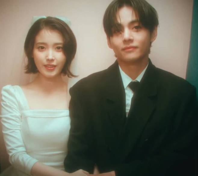 ▲ 아이유(왼쪽), 뷔. 출처| '러브 윈즈 올' 뮤직비디오 캡처