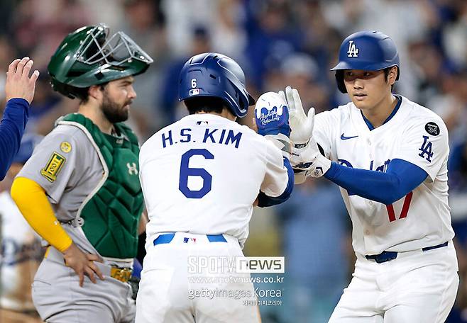 ▲ 올 시즌 다저스 타선에서 찰떡 궁합을 과시하고 있는 김혜성(왼쪽)과 오타니 쇼헤이