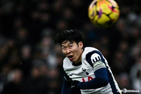 슈팅을 시도하는 손흥민의 모습. /AFPBBNews=뉴스1