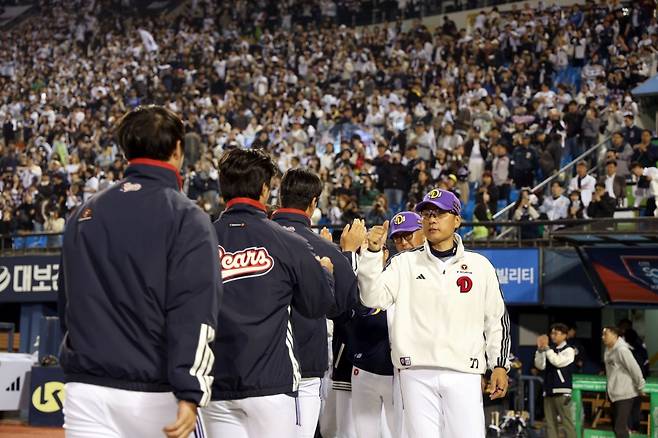 이승엽(오른쪽) 두산 베어스 감독. /사진=두산 베어스 제공