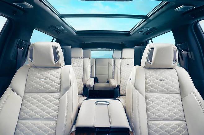 캐딜락 더 뉴 에스컬레이드 실내