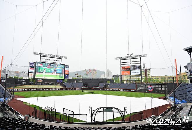 16일 오후 대전 한화생명 볼파크에서 열리는 '2025 신한 SOL Bank KBO리그' SSG 랜더스와 한화 이글스의 경기, 우천 취소가 되어 17일 더블헤더로 진행된다. 사진 김한준 기자