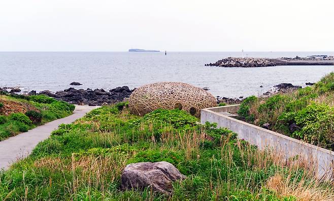 가파도에 설치된 박봉기 작품 '호흡' [제주문화예술재단 제공. 재판매 및 DB 금지]