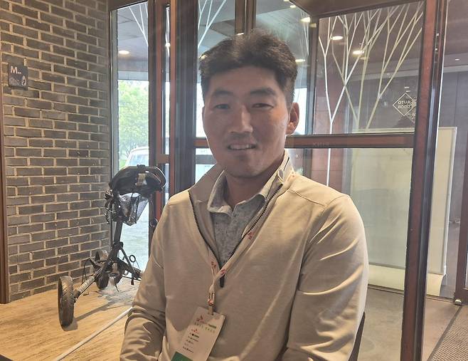 인터뷰하는 프로골퍼 강성훈 (서귀포=연합뉴스) 김경윤 기자 = 2019년 PGA 투어 AT&T 바이런 넬슨 우승자인 강성훈이 16일 제주도 서귀포 핀크스 골프클럽에서 연합뉴스와 인터뷰하고 있다. 2025.5.16. cycle@yna.co.kr