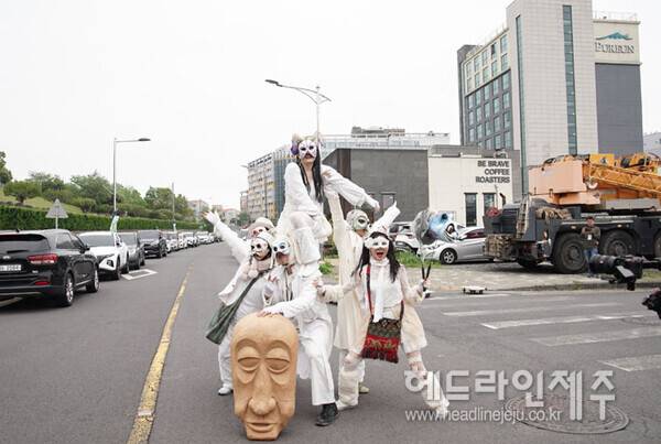 지난 3일과 4일 서귀포시 혁신도시 내에 위치한 감귤길공원 야외무대에서 열린 '모두 모루 페스티벌'