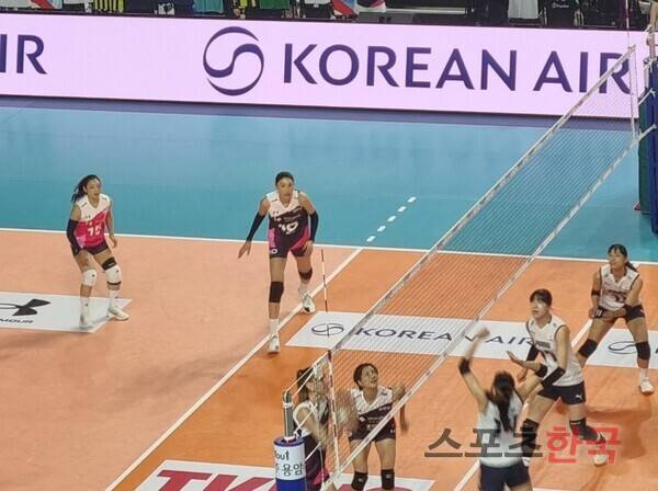 은퇴 후에도 배구에 진심인 김연경. ⓒ스포츠한국 김성수 기자