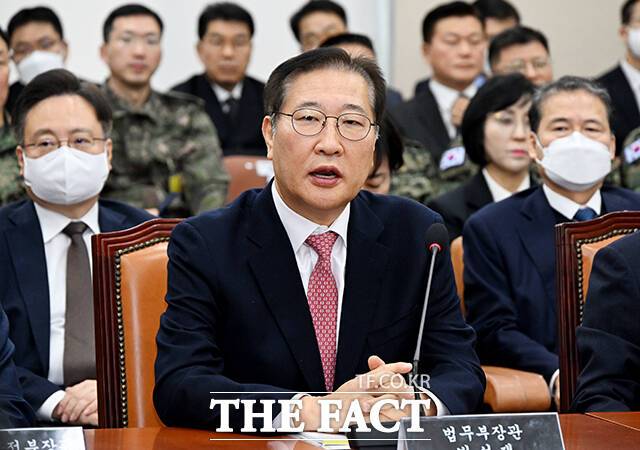 윤석열 전 대통령과 박성재 법무부 장관이 김건희 여사 '명품백 의혹' 수사 주요 시점마다 수차례 통화를 한 것으로 나타났다./더팩트 DB