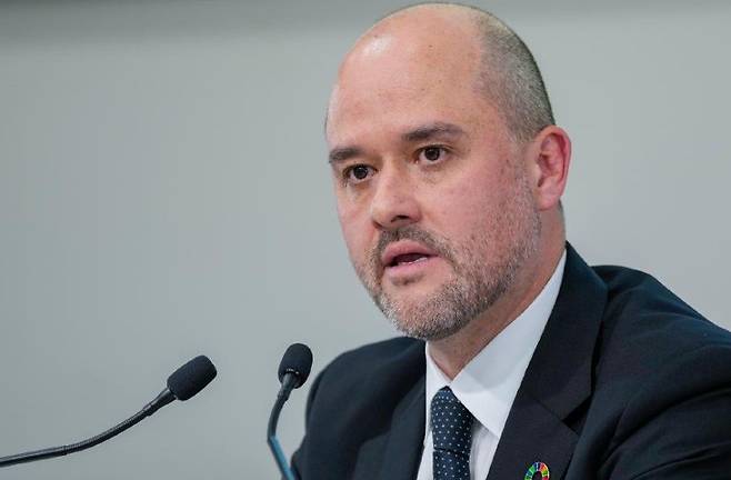 이반 에스피노사 닛산 CEO가 5월 13일 2024년 실적과 함께 구조조정 계획을 발표하고 있다. 닛산의 이번 구조조정 계획엔 ‘Re:Nissan’이란 이름을 붙였는데, 1999년 카를로스 곤이 발표했던 ‘닛산 리바이벌 플랜’을 떠올리게 하는 명칭이다. 닛산 제공